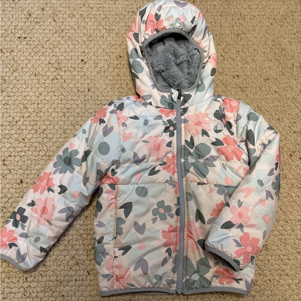 The North Face Reversible Mossbud Floral Puffer Jacket - Gardenia Print, size 4T